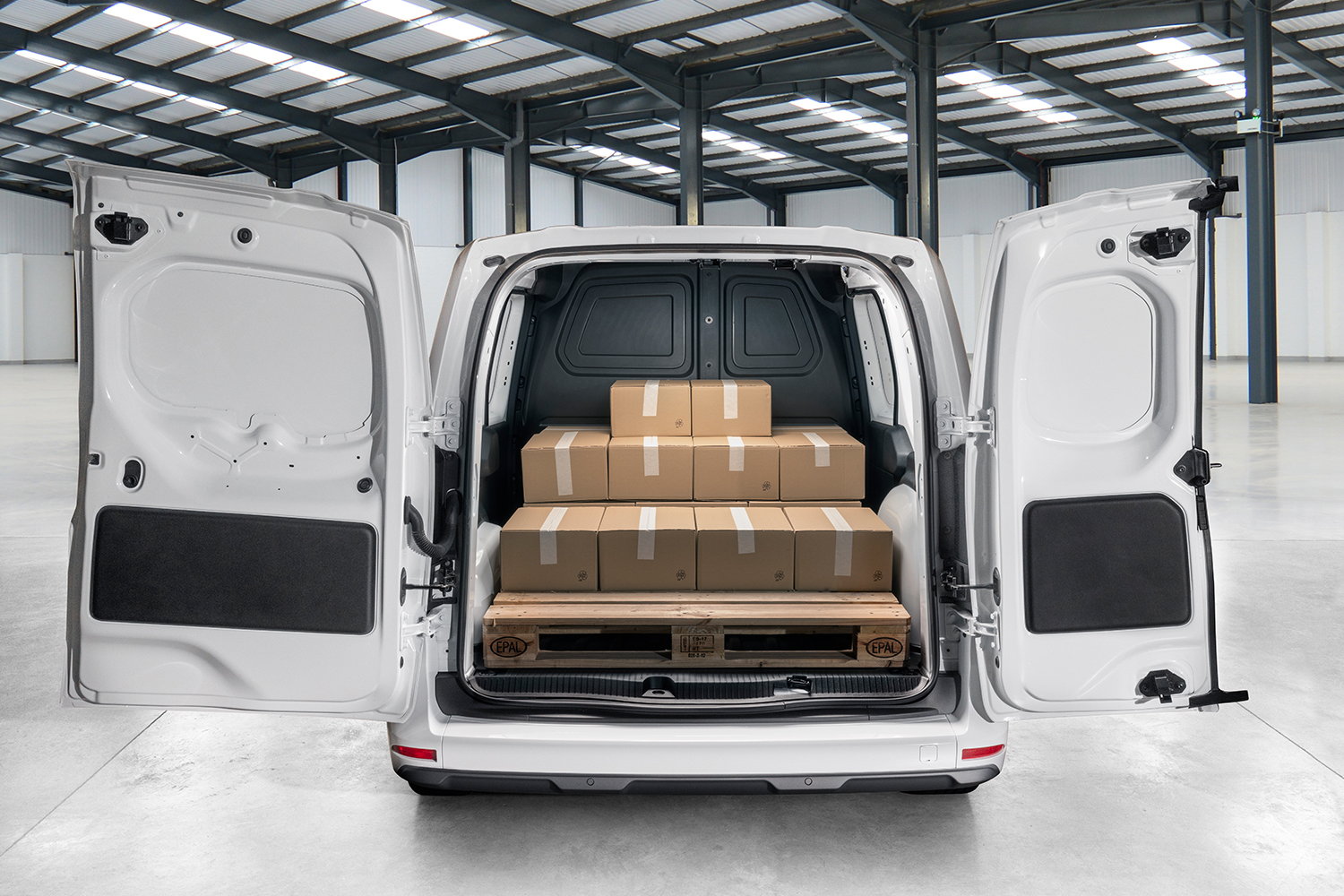 Nissan Townstar EV gallery image