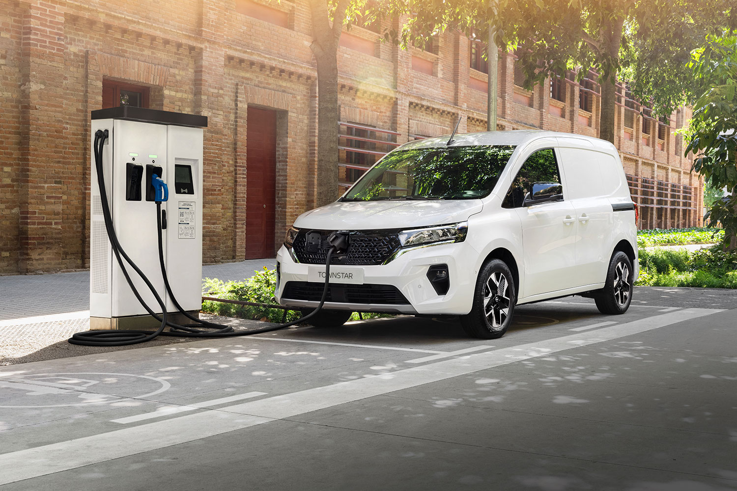 Nissan Townstar EV gallery image