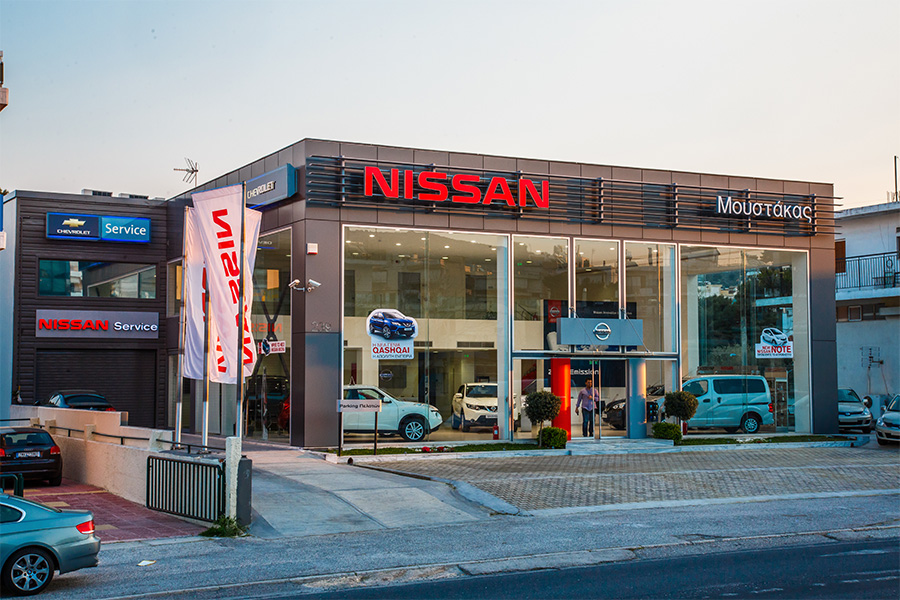 nissan moustakas photo1