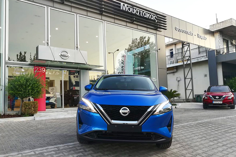 nissan moustakas photo12