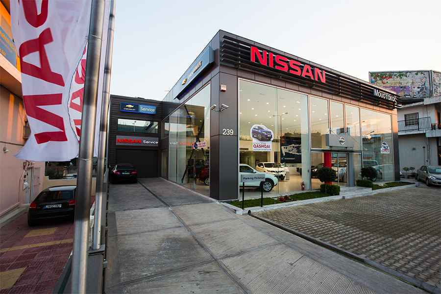 nissan moustakas photo3