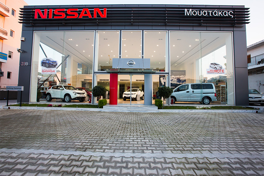 nissan moustakas photo5