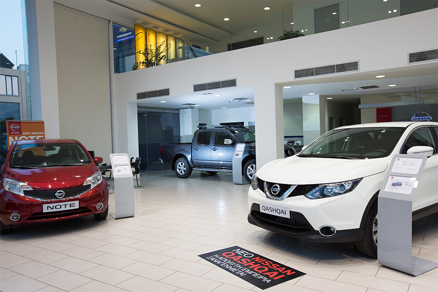 nissan moustakas photo6